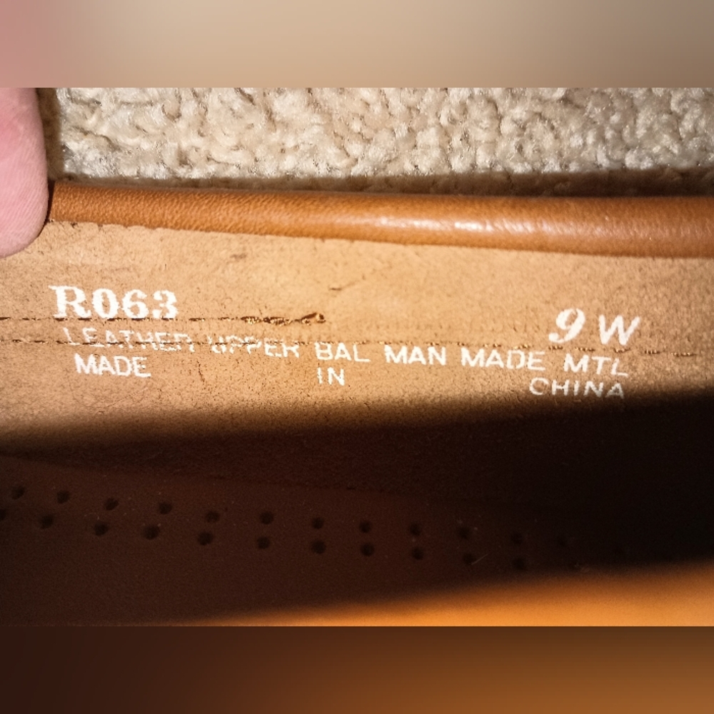 G.H. Bass & Co. Tan Leather Loafers 9W - Picture 6 of 7